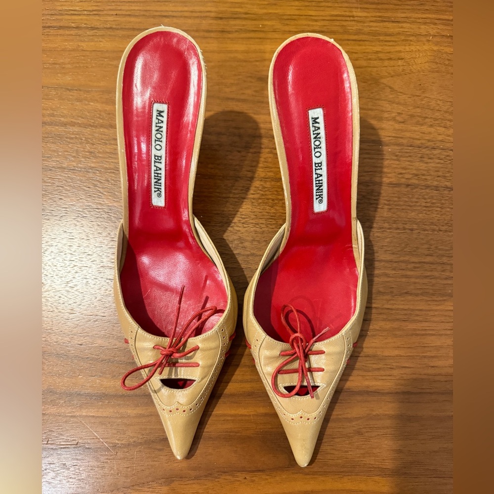 Manolo Blahnik - Kitten Mule - Size 39